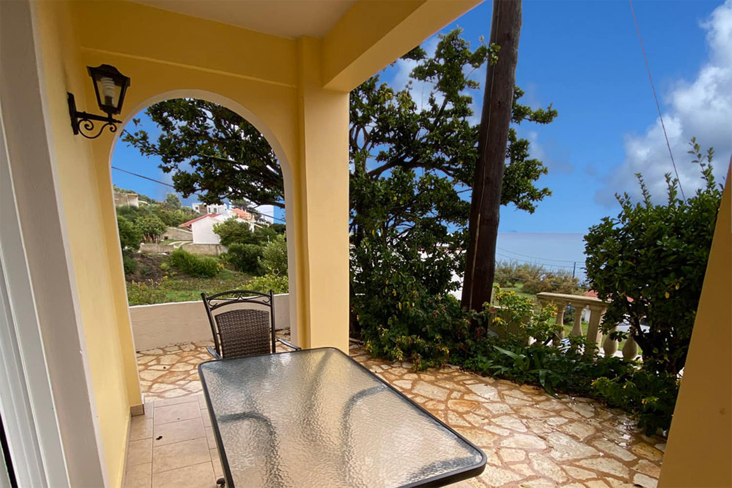 Korfu Urlaub auf der Olive-Tree-Terrasse mit Meeresblick genießen